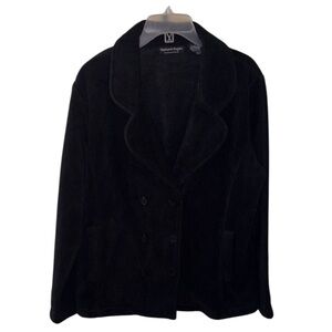 Stephanie Roger’s Black Fleece Jacket